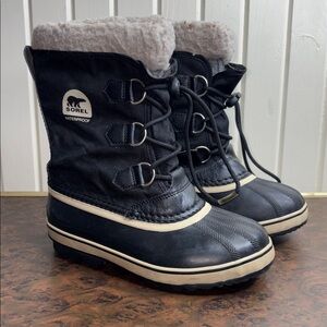Sorel Youth Yoot Pac waterproof boots size 4